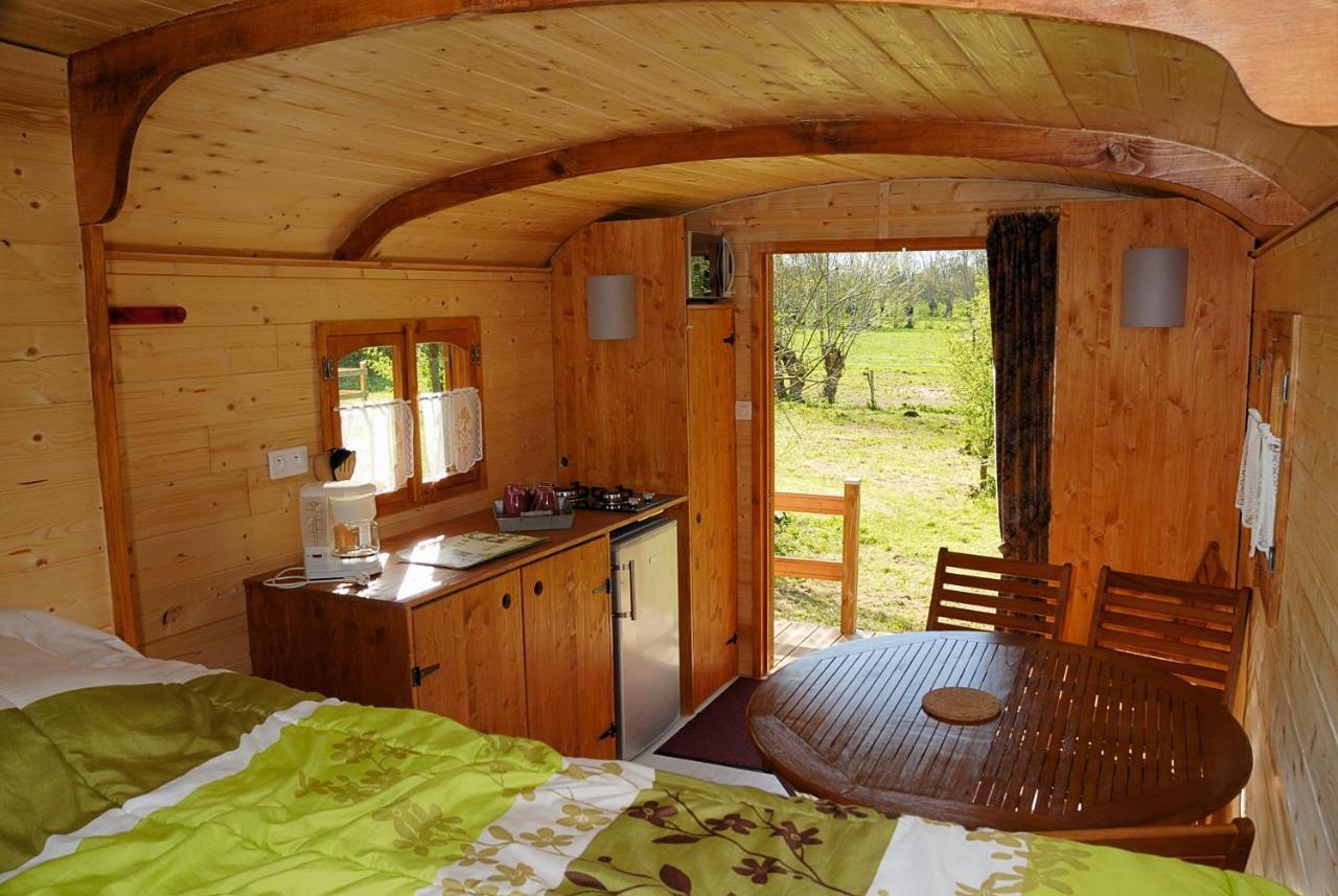 Hotel La Ferme du Marais Poitevin à Benet Extérieur photo